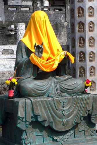 Buddah waiting for unveiling
